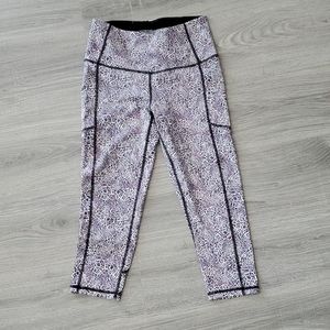 Victoria Sport Knockout Capri leggings